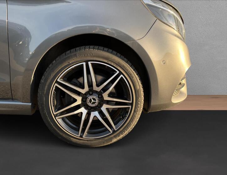 Mercedes-Benz Třídy V 28