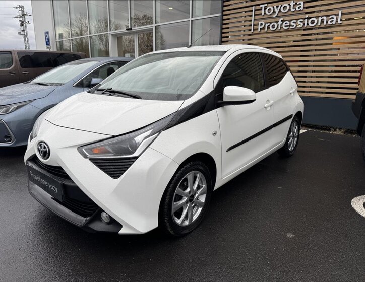 Toyota Aygo Hatchback 998,0 53 kw