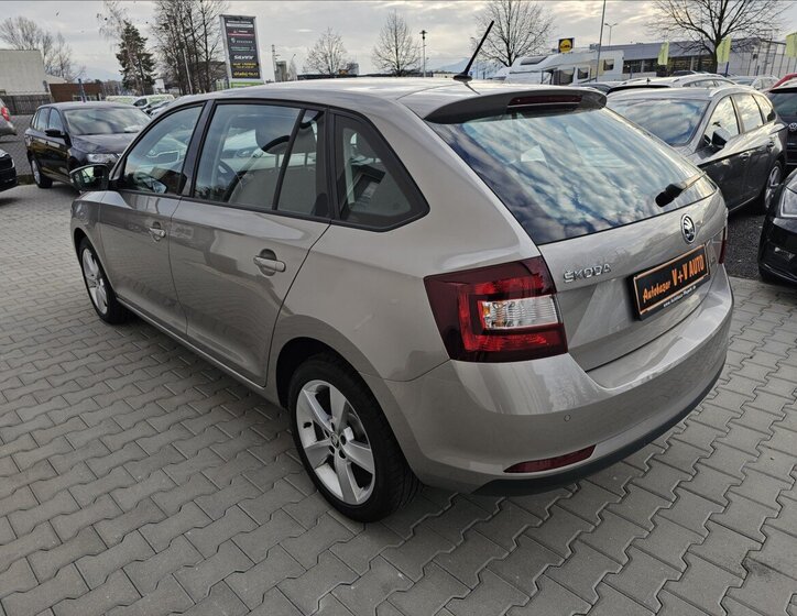 Škoda Rapid 8