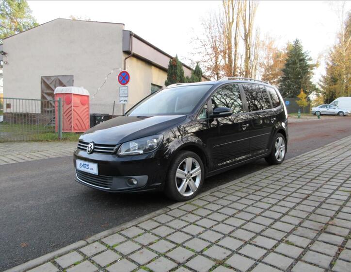 Volkswagen Touran 1