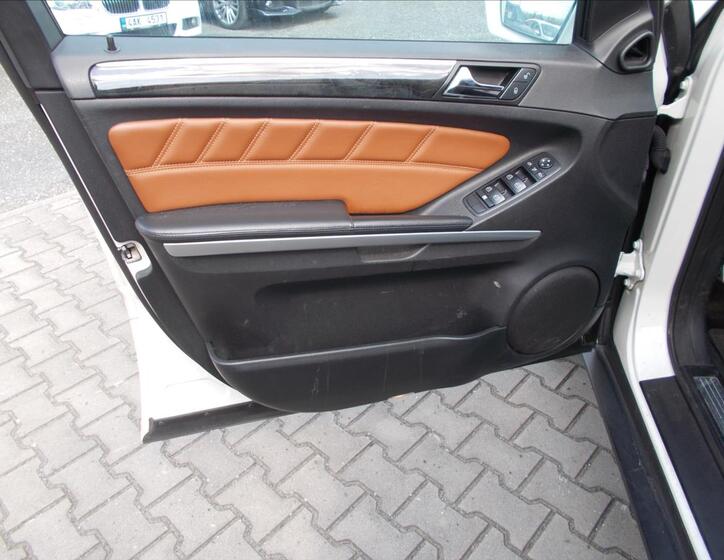 Mercedes-Benz Třídy M 31