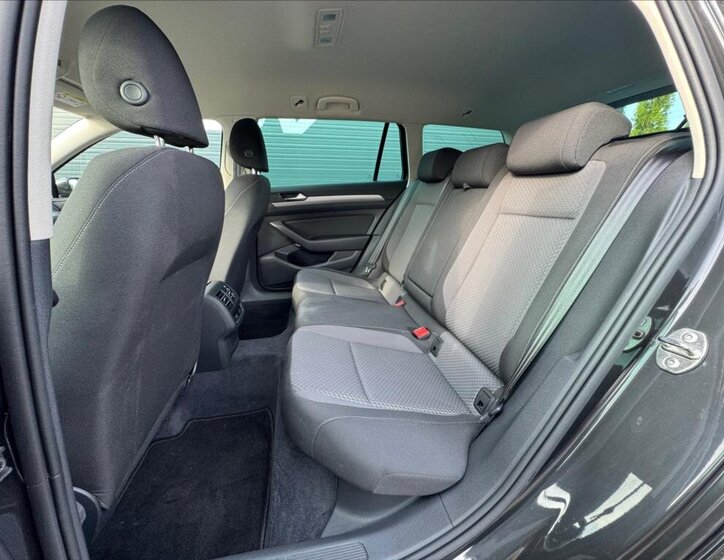 Volkswagen Passat Kombi 2,0 l 110 kw