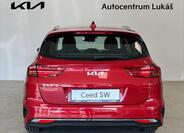 KIA Ceed 5