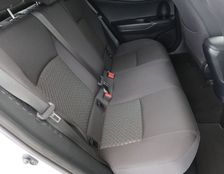 Toyota C-HR SUV 1,8 l 72 kw