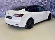 Tesla Model 3 Sedan / Limuzína 0,0 239 kw