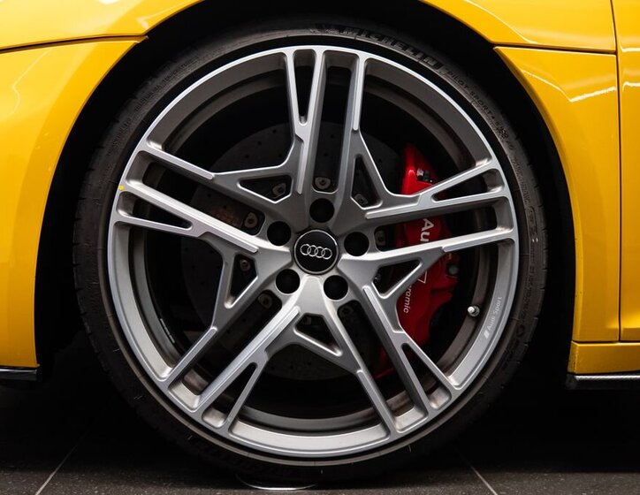 Audi R8 Kupé 5,2 l 456 kw