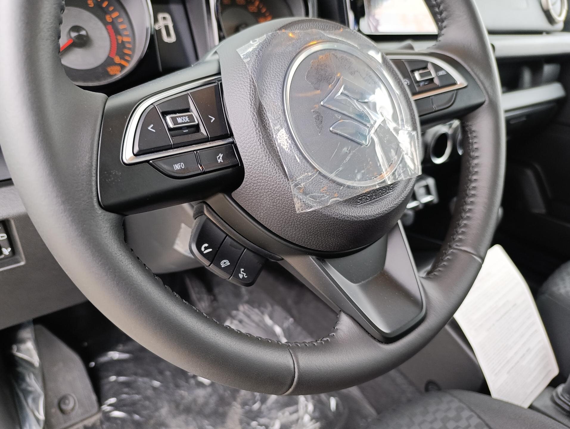 Suzuki Jimny SUV 1,5 l 75 kw