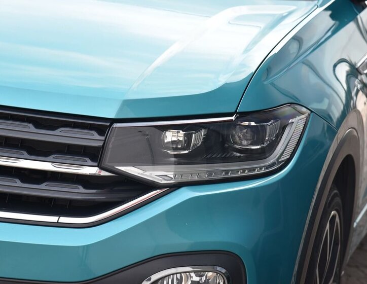 Volkswagen T-Cross SUV / Terénní 1,5 l 110 kw