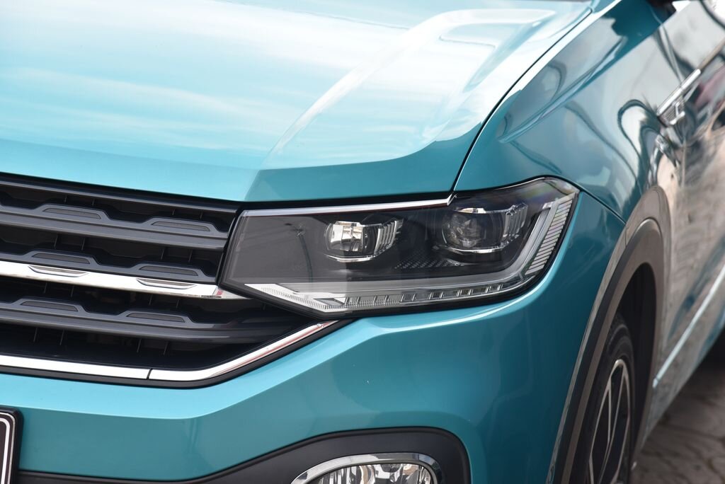 Volkswagen T-Cross SUV / Terénní 1,5 l 110 kw