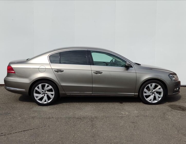 Volkswagen Passat Sedan / Limuzína 2,0 l 130 kw