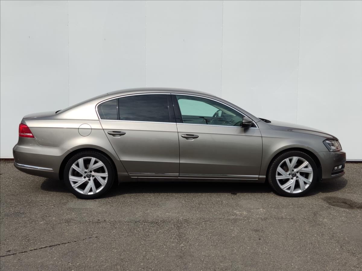 Volkswagen Passat Sedan / Limuzína 2,0 l 130 kw
