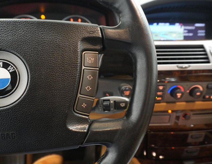 BMW Řada 7 Sedan 6,0 l 327 kw