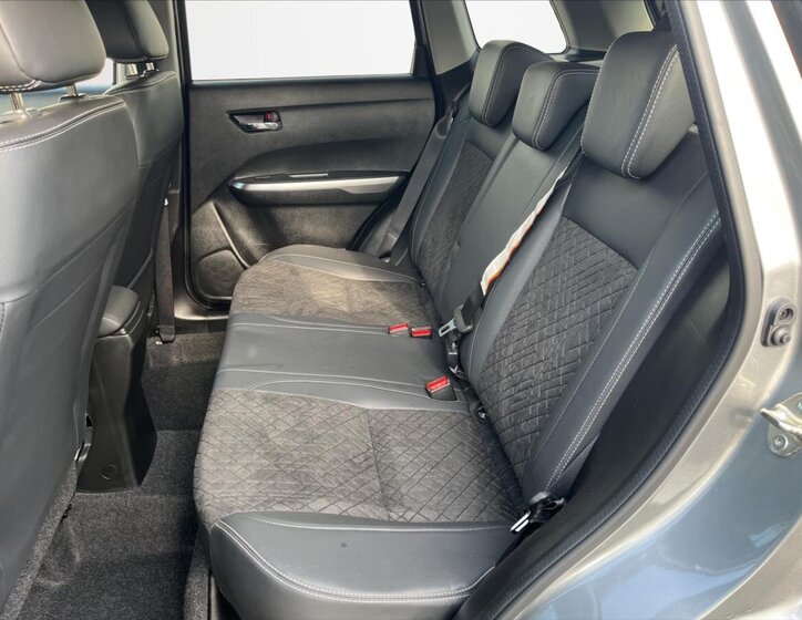 Suzuki Vitara SUV / Terénní 1,4 l 95 kw