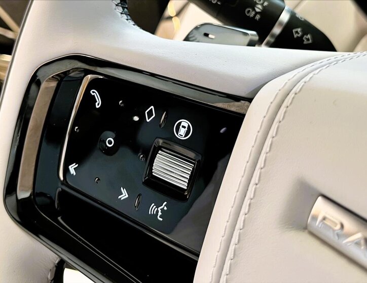 Land Rover Range Rover Sport 11