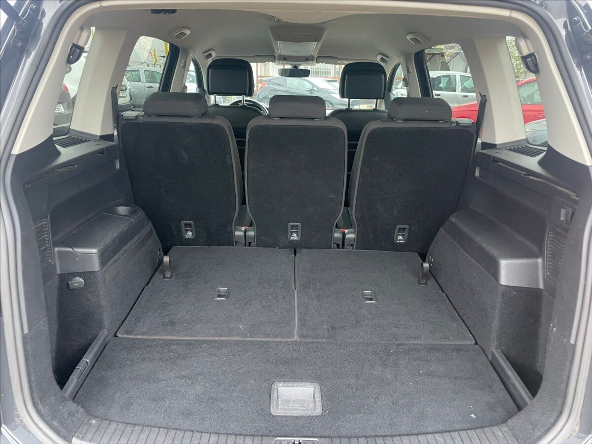 Volkswagen Touran MPV 1,5 l 110 kw