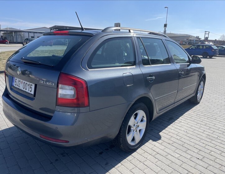 Škoda Octavia Kombi 2,0 l 103 kw