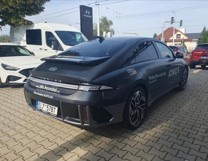 Hyundai Ioniq 6 4
