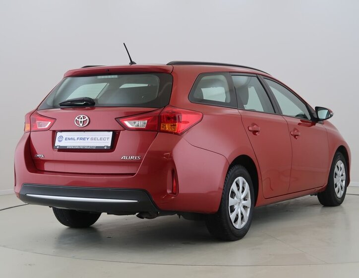 Toyota Auris Kombi 1,6 l 97 kw