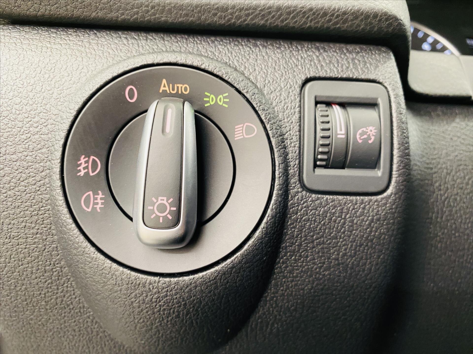 Volkswagen Tiguan SUV 2,0 l 103 kw