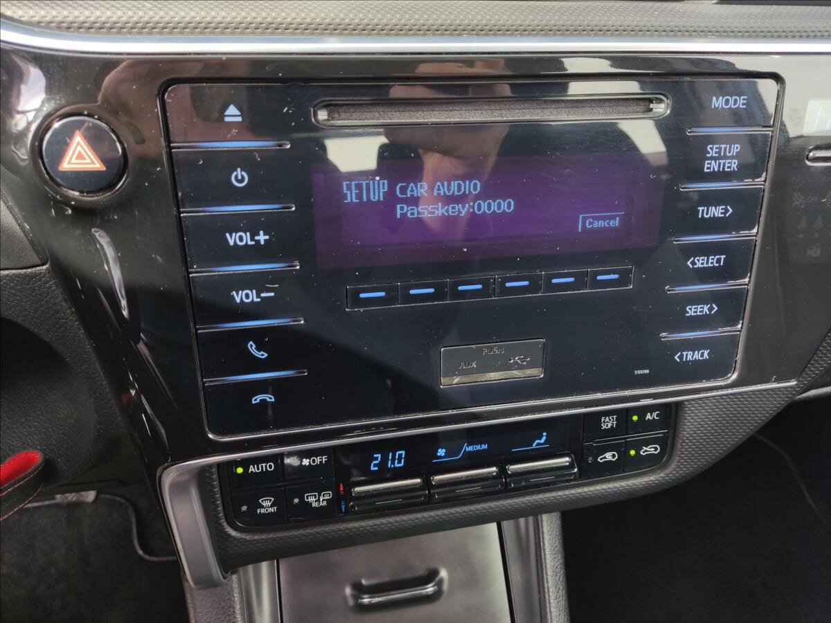 Toyota Auris Kombi 1,3 l 73 kw