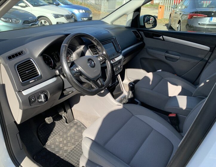 Volkswagen Sharan MPV 2,0 l 110 kw