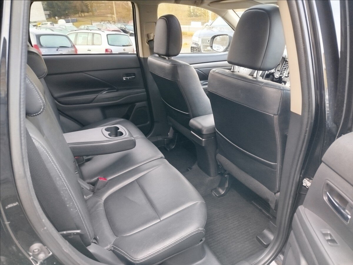 Mitsubishi Outlander SUV 2,3 l 110 kw