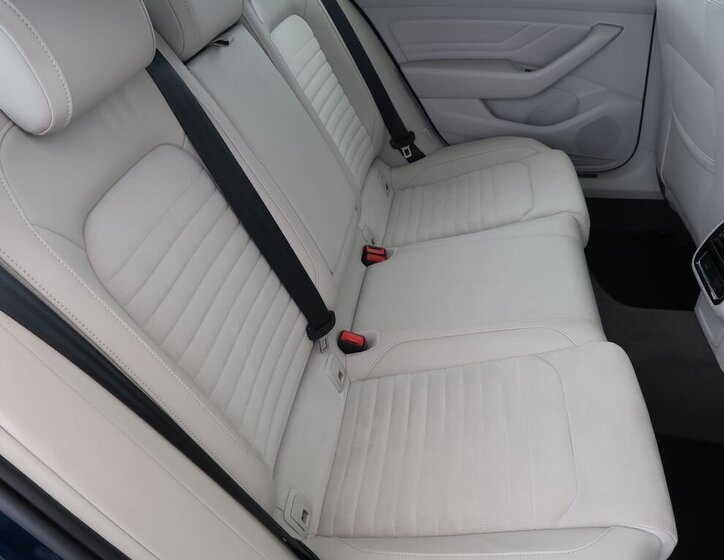 Volkswagen Passat 12