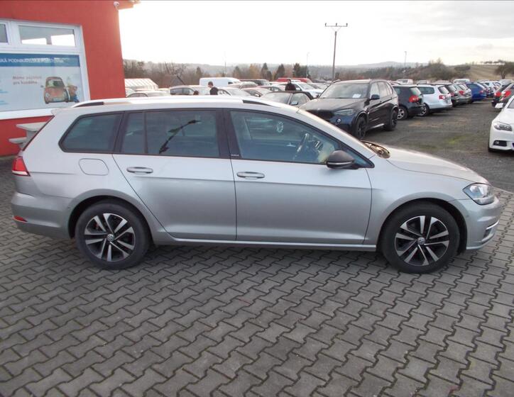 Volkswagen Golf 9
