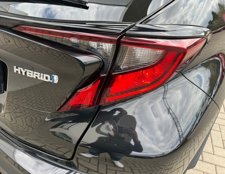 Toyota C-HR SUV / Terénní 1,8 l 72 kw