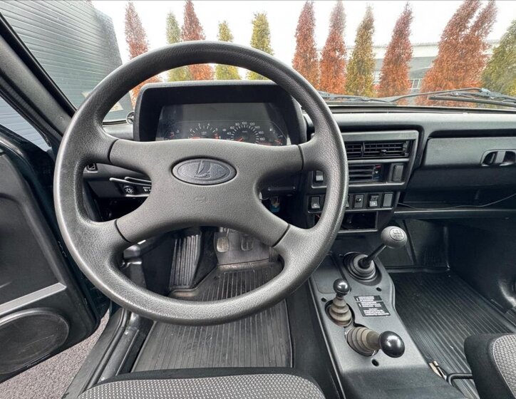 Lada Niva SUV / Terénní 1,7 l 61 kw