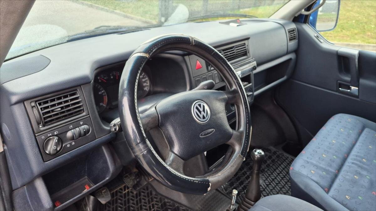 Volkswagen Caravelle Kombi 2,5 l 75 kw