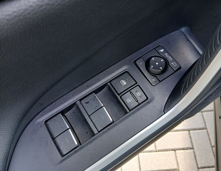 Toyota RAV4 SUV / Terénní 2,5 l 131 kw