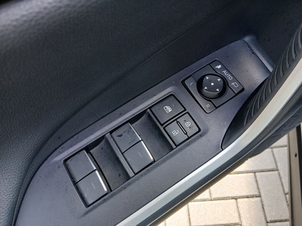 Toyota RAV4 SUV / Terénní 2,5 l 131 kw