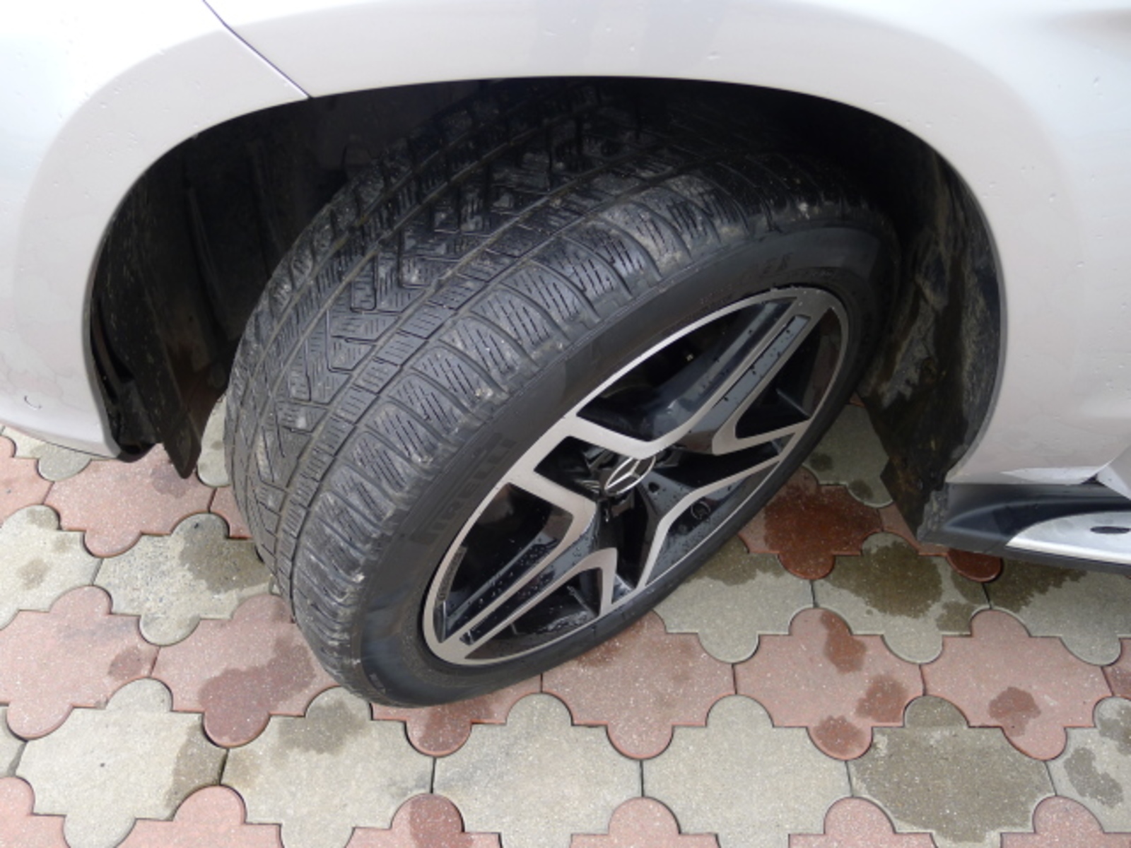 Mercedes-Benz GLS 29