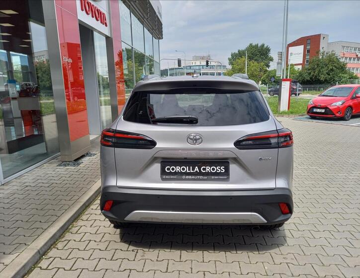 Toyota Corolla Cross 5