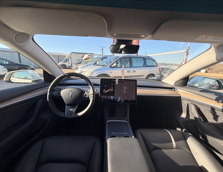 Tesla Model 3 Sedan / Limuzína 0,0 100 kw