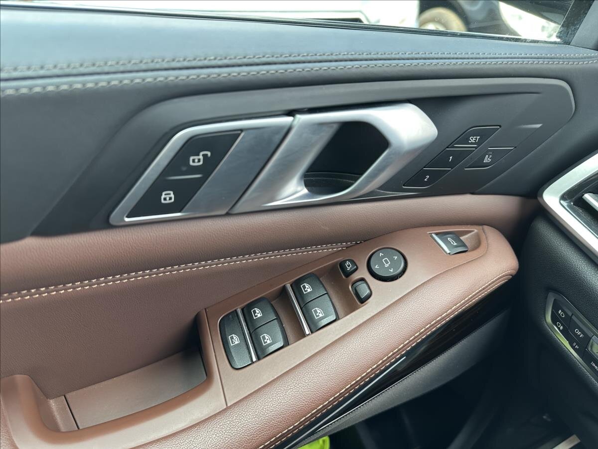 BMW X5 SUV / Terénní 3,0 l 195 kw