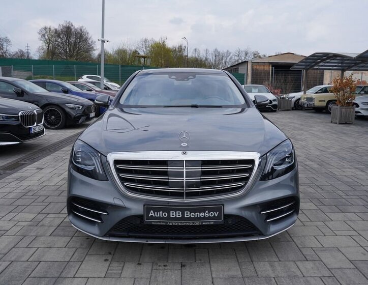 Mercedes-Benz Třídy S Sedan / Limuzína 4,0 l 345 kw