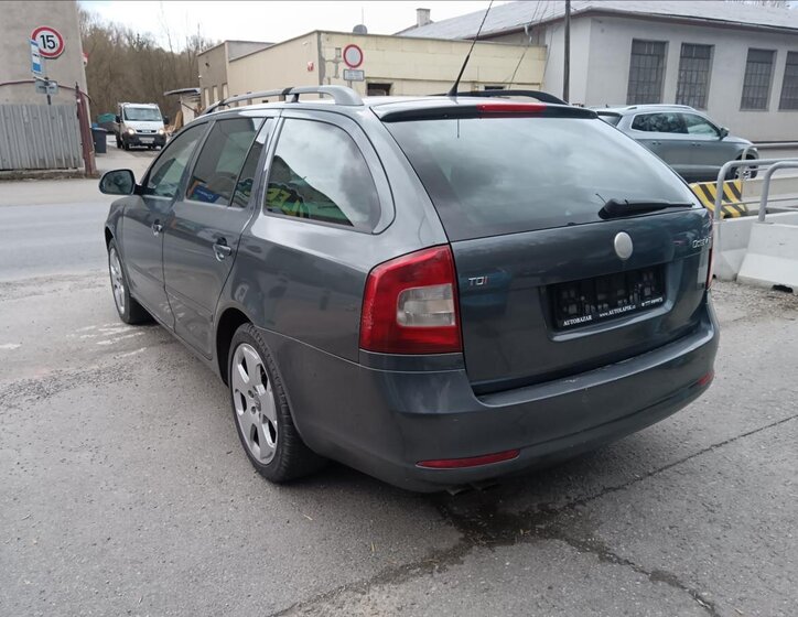 Škoda Octavia Kombi 2,0 l 103 kw