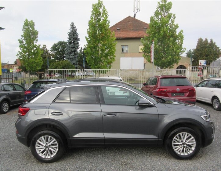 Volkswagen T-Roc SUV 2,0 l 110 kw