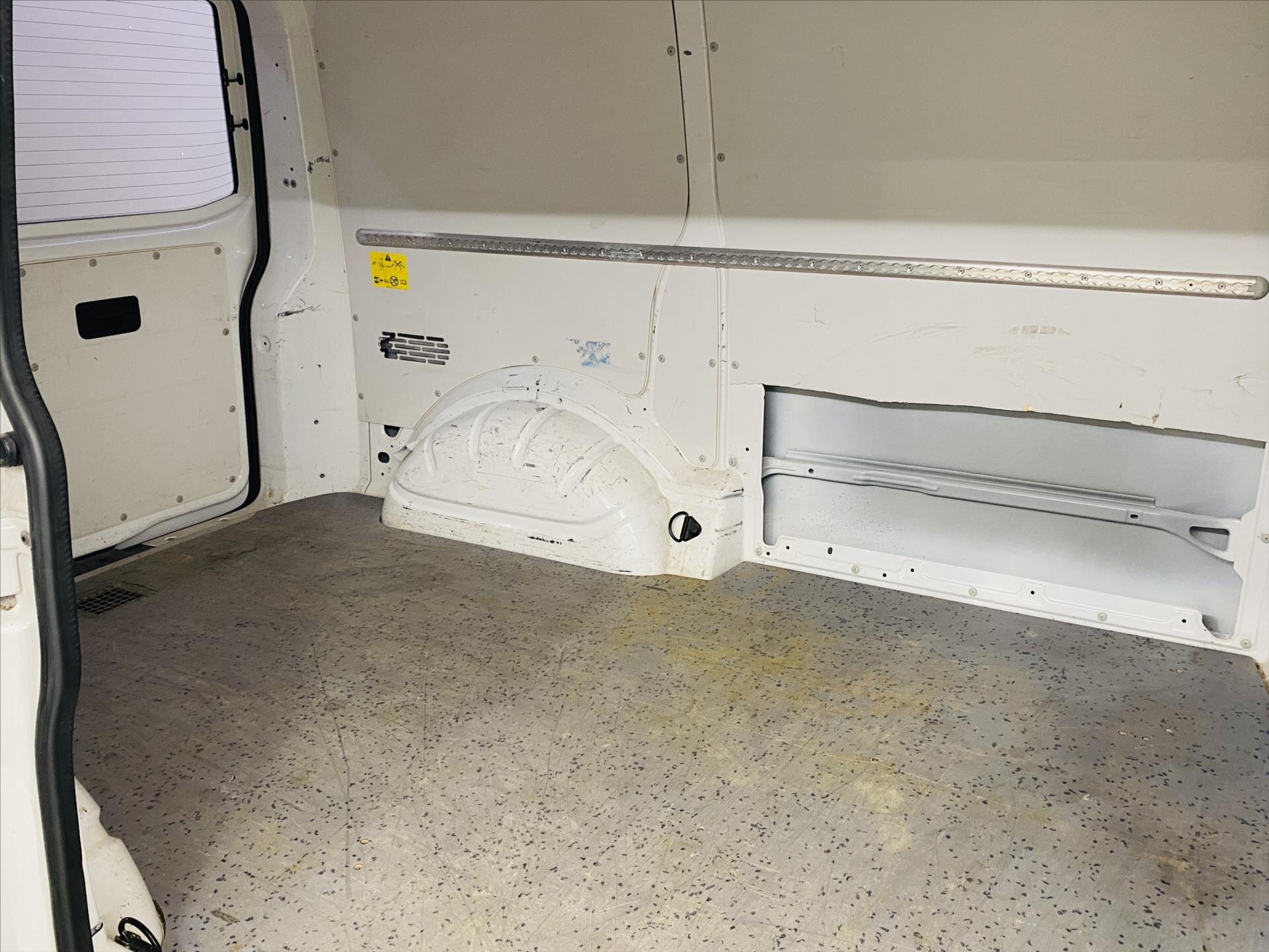 Volkswagen Transporter Skříň 2,0 l 75 kw