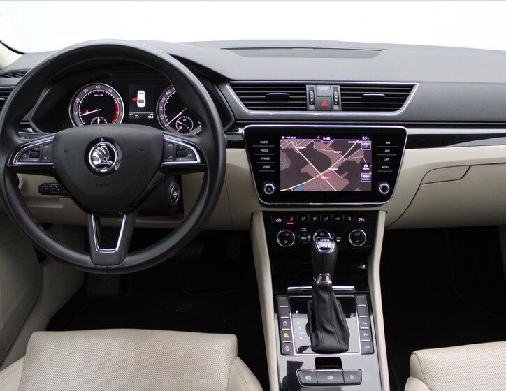 Škoda Superb 14