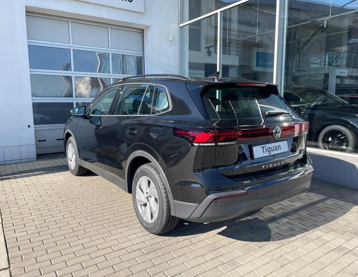 Volkswagen Tiguan 7