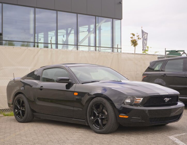 Ford Mustang 6