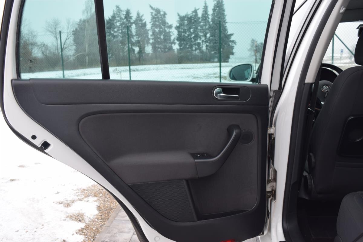 Volkswagen Golf Kombi 1,6 l 77 kw