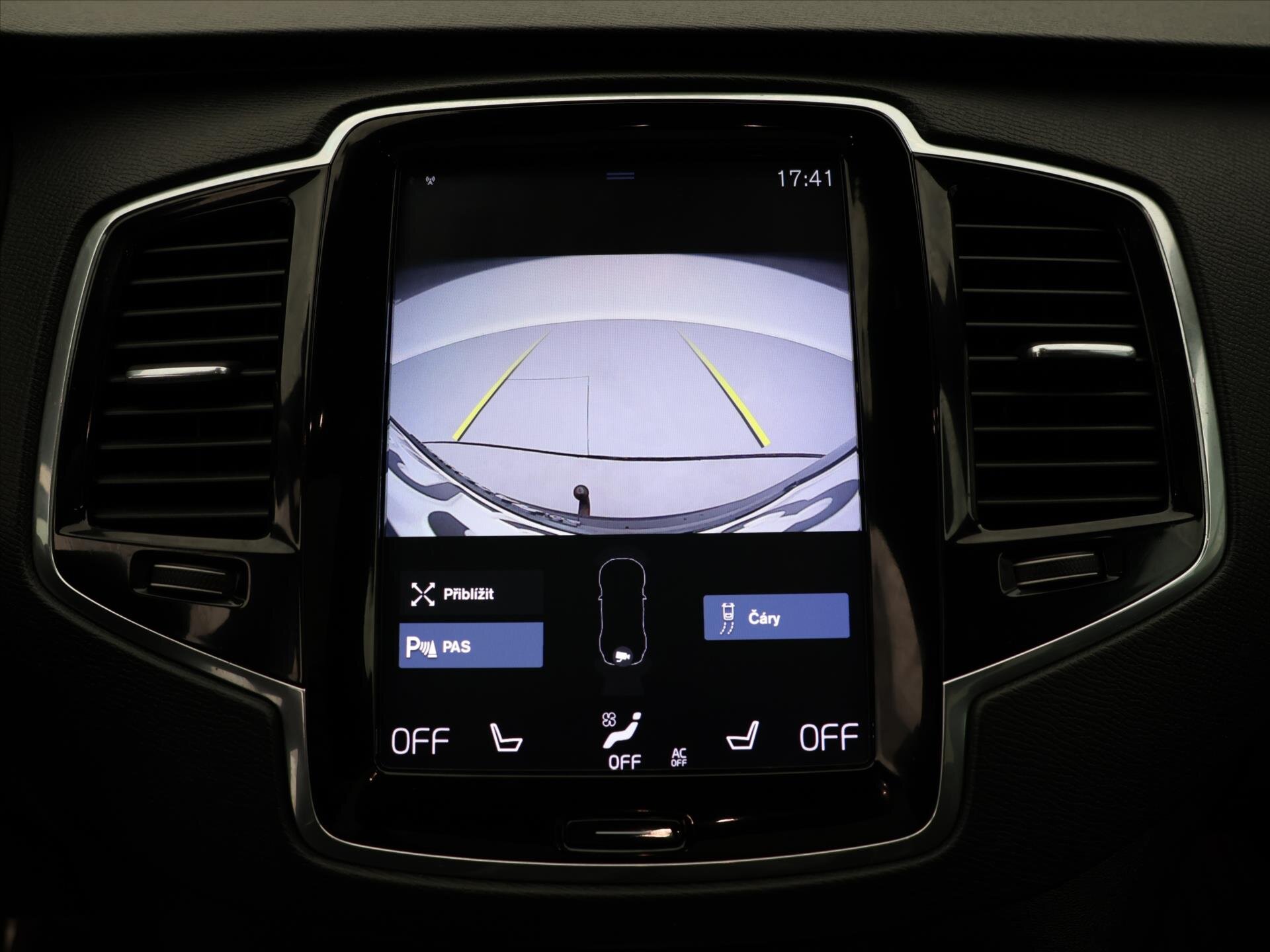 Volvo XC90 SUV / Terénní 2,0 l 173 kw