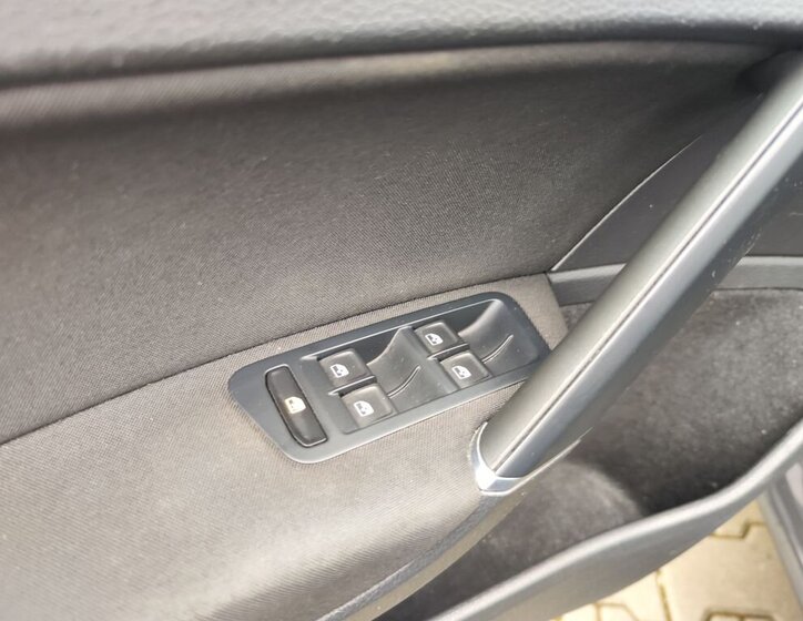 Volkswagen Golf Kombi 999,0 85 kw