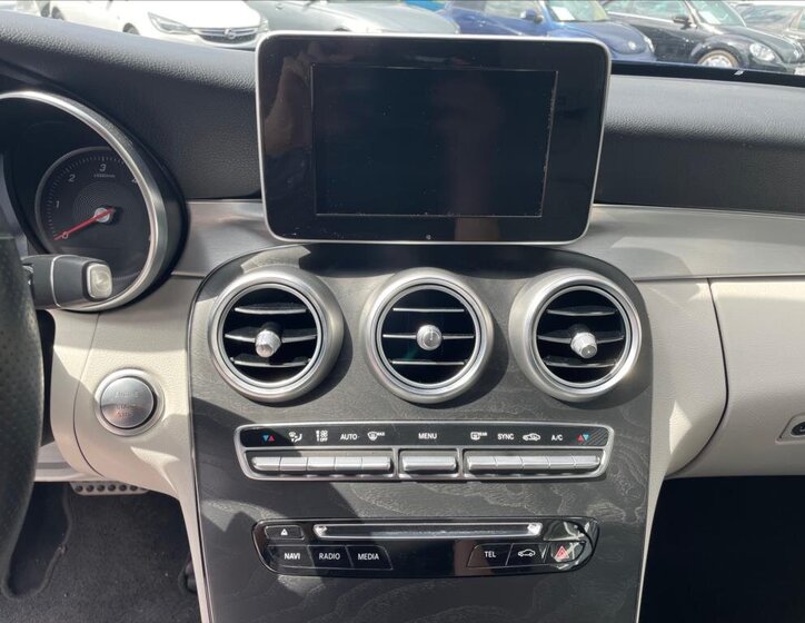 Mercedes-Benz Třídy C Kabriolet 2,1 l 125 kw