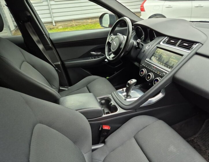 Jaguar E-Pace SUV 2,0 l 132 kw
