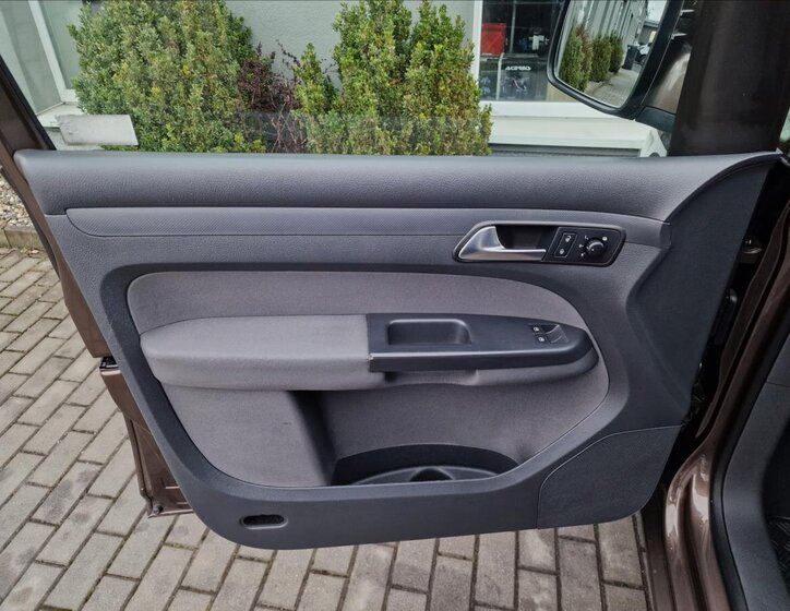 Volkswagen Caddy Kombi 1,6 l 75 kw